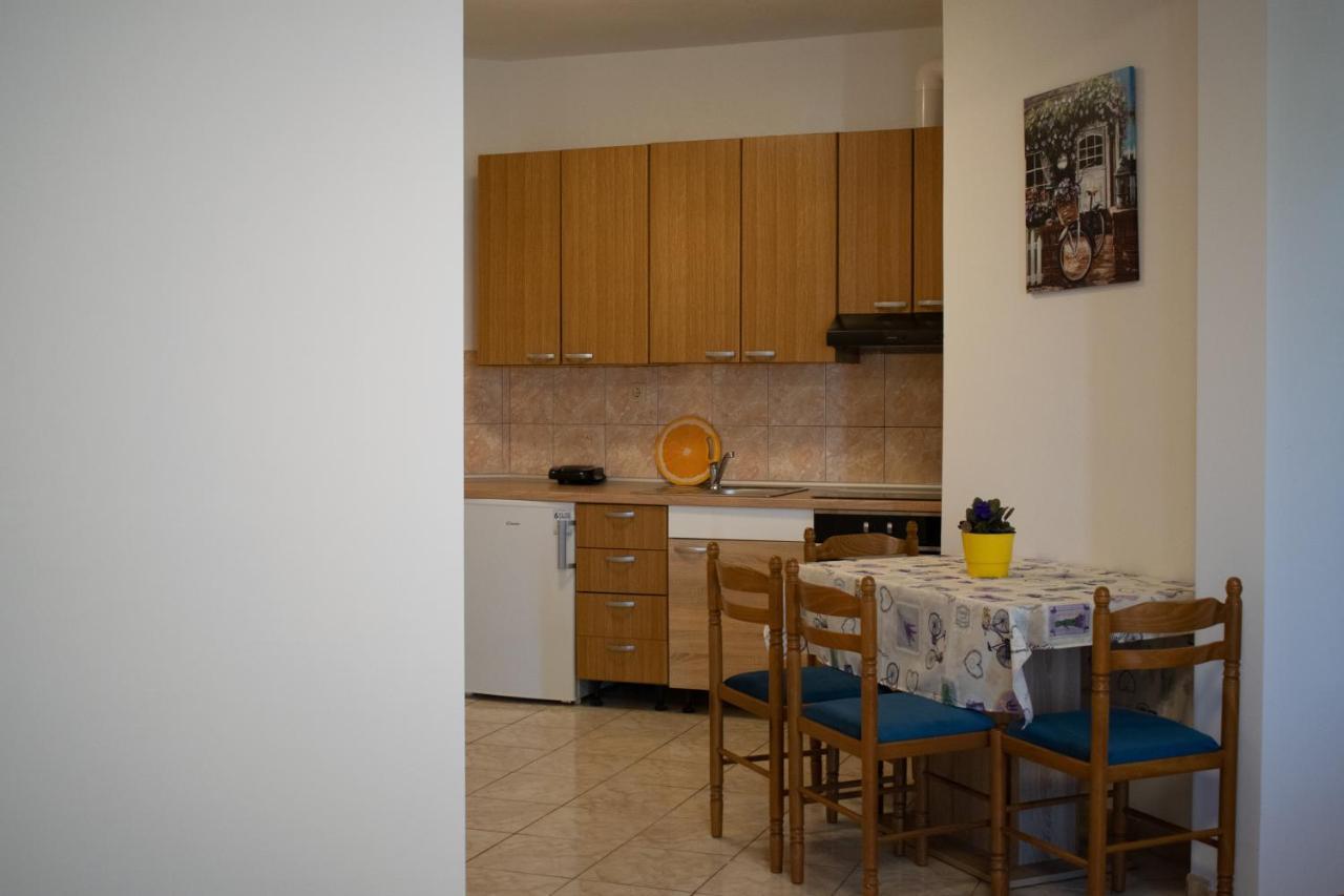 Calypso Apartment Kastela Exterior photo