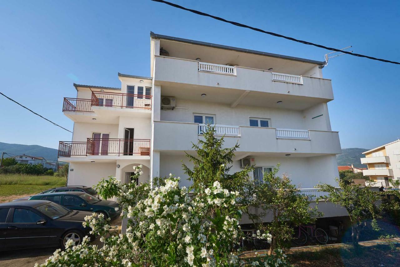 Calypso Apartment Kastela Exterior photo