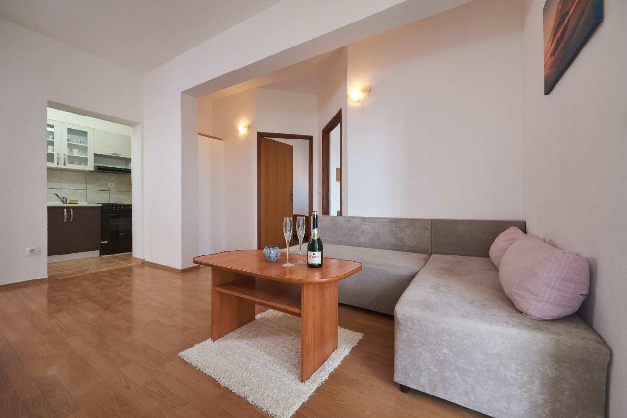 Calypso Apartment Kastela Exterior photo